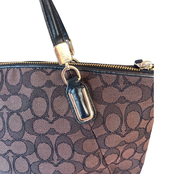 Coach Kelsey Signature Jacquard Satchel with COA - Picture 4 of 16